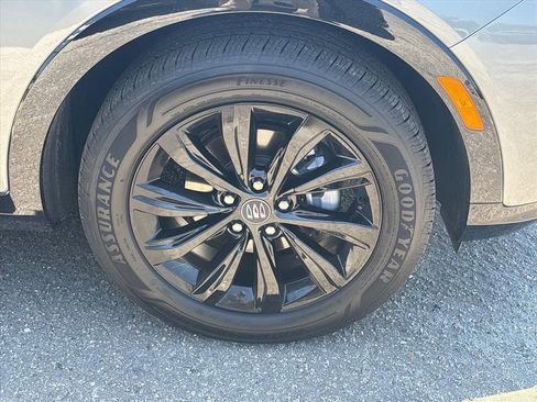 Used 2025 Buick Envista Sport Touring FWD image 9