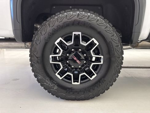 New 2026 GMC Sierra 2500 AT4X AWD/4WD image 10