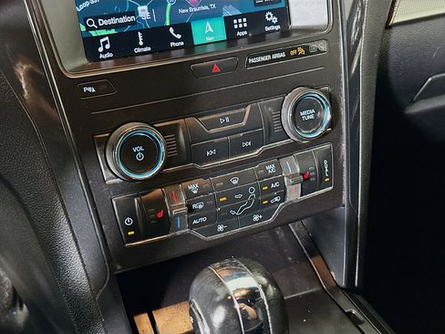 Used 2019 Ford Explorer XLT w/ Equipment Group 202A FWD image 24