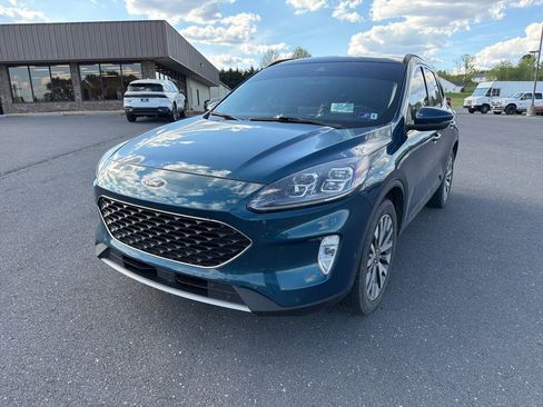 Used 2020 Ford Escape Titanium image 1