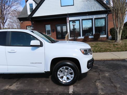 Used 2022 Chevrolet Colorado LT w/ Fleet Safety Package image 11