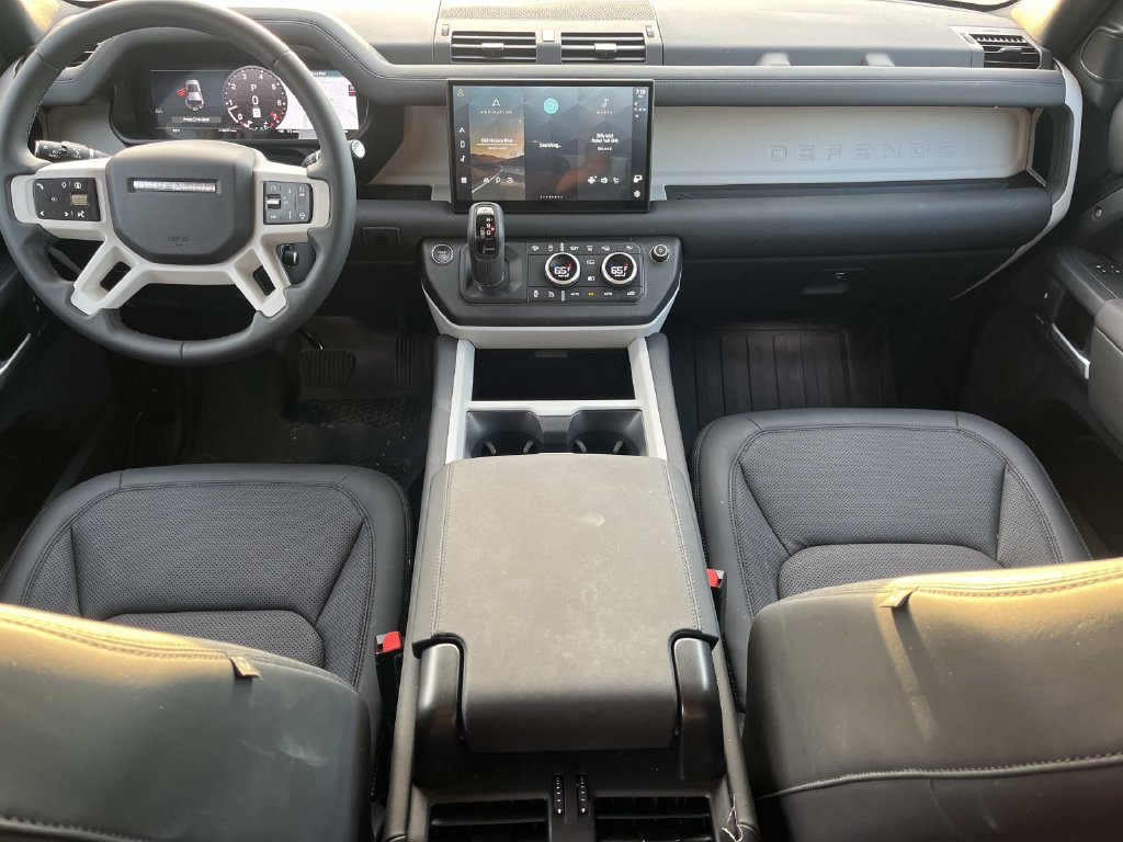 Used 2025 Land Rover Defender 110 S AWD/4WD image 9