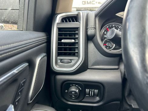 Used 2019 RAM 1500 Laramie AWD/4WD image 21