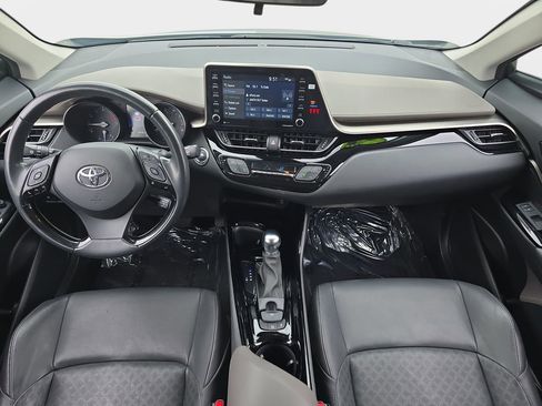 Used 2022 Toyota C-HR Limited FWD image 10