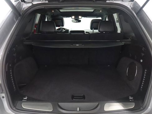 Used 2018 Jeep Grand Cherokee Overland AWD/4WD image 33