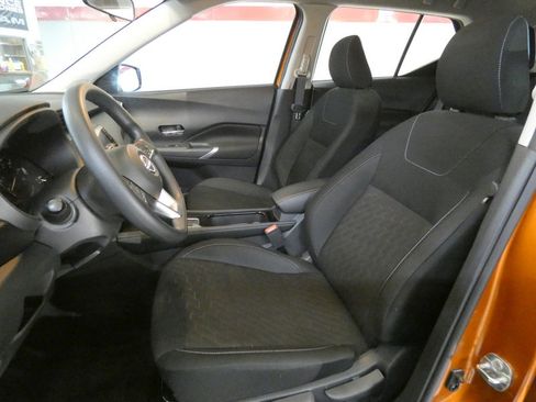 Used 2024 Nissan Kicks SV FWD image 9