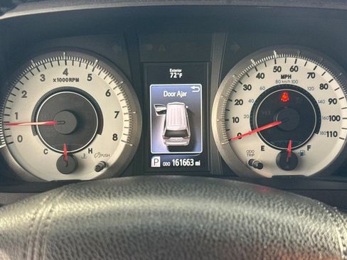 Used 2015 Toyota Sienna SE FWD image 18