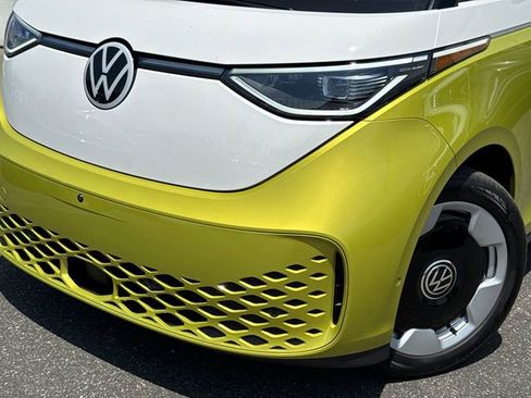 New 2025 Volkswagen ID. Buzz Pro S Plus image 8