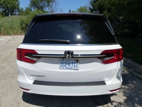 Used 2024 Honda Odyssey EX-L image 11