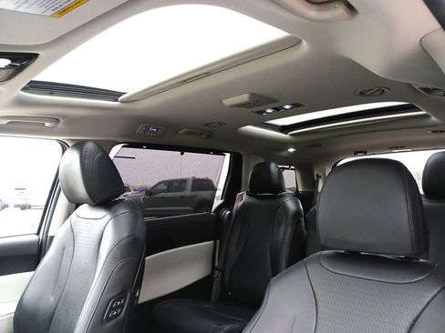 Used 2024 Kia Carnival SX Prestige image 19