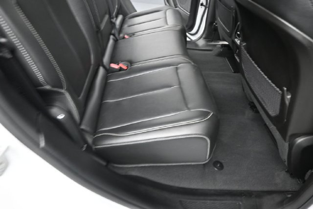 Used 2023 Jeep Grand Cherokee Limited w/ Black Appearance Package AWD/4WD image 26