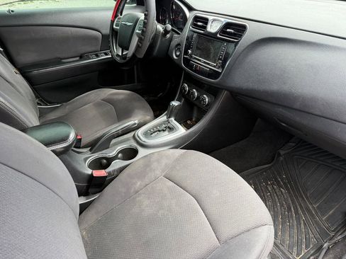 Used 2013 Chrysler 200 Touring image 3