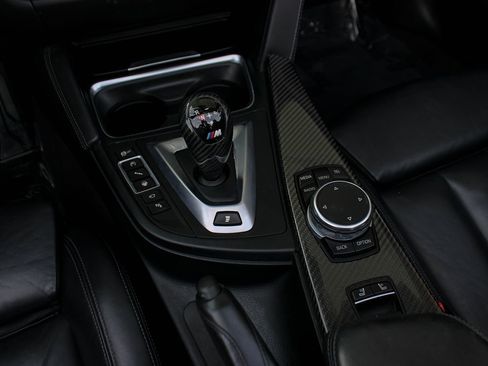 Used 2015 BMW M4 Convertible image 35