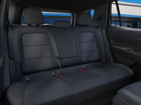 New 2026 Chevrolet Equinox LT w/ Safety and Technology Package FWD image 17