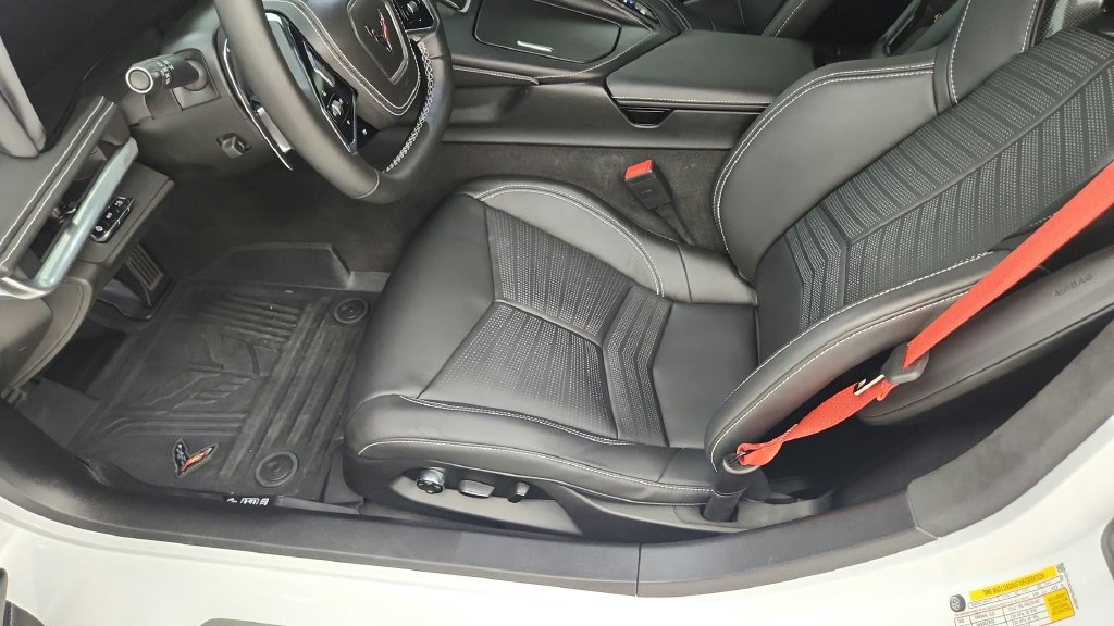 Used 2023 Chevrolet Corvette Stingray Premium Cpe w/ Z51 Performance Package RWD image 24