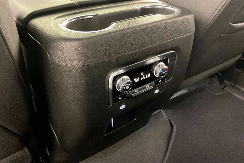 Certified 2023 GMC Yukon AT4 w/ Technology Package AWD/4WD image 9