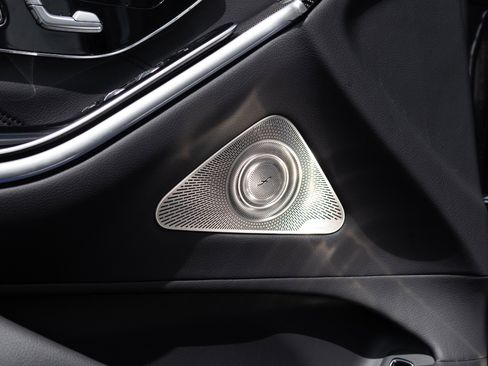 Used 2025 Mercedes-Benz S 63 AMG S image 32