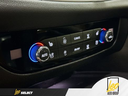 Used 2021 Buick Enclave Avenir w/ Avenir Technology Package AWD/4WD image 19