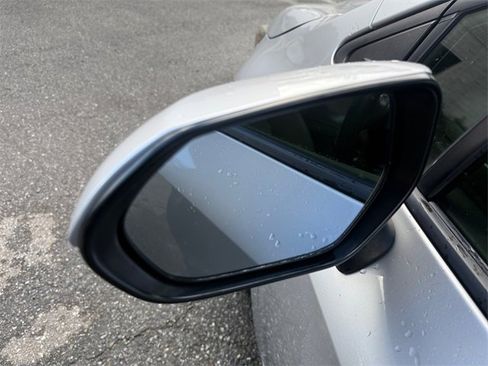 Used 2019 Toyota Corolla SE image 29