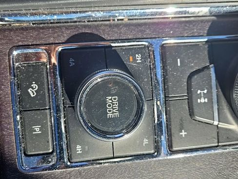 Used 2023 Ford Expedition Platinum image 6