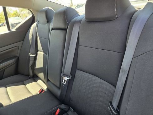 Used 2024 Nissan Altima 2.5 SV image 11