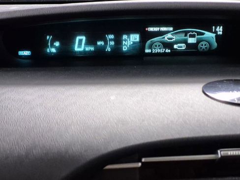 Used 2013 Toyota Prius Three w/ Solar Roof Pkg FWD image 12