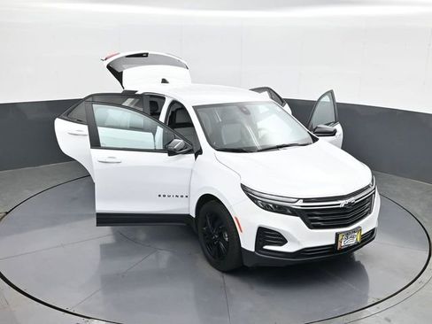 Used 2024 Chevrolet Equinox LS w/ LS Convenience Package image 29