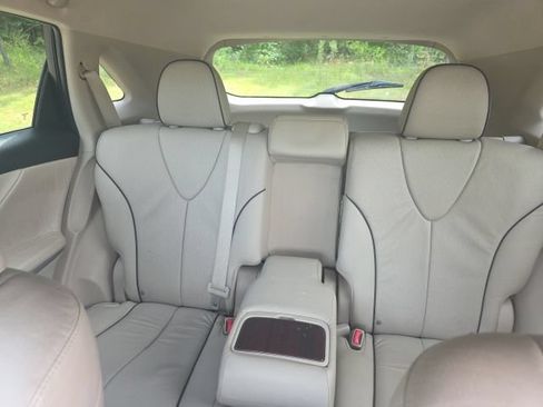 Used 2010 Toyota Venza FWD image 12