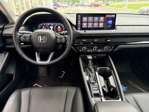 Used 2023 Honda Accord Touring image 7