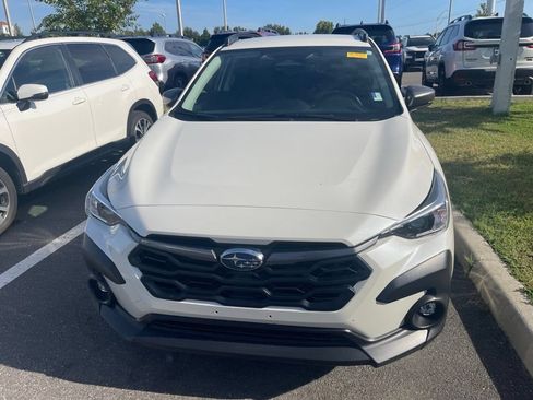 Used 2024 Subaru Crosstrek 2.0i Premium w/ Popular Package #4 AWD/4WD image 2