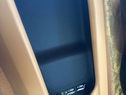 Used 2024 Chevrolet Corvette Stingray Premium Conv w/ 3LT image 23