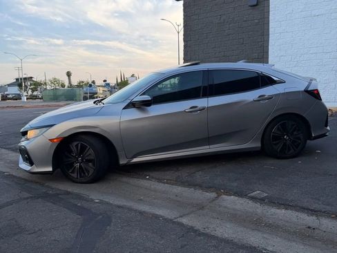 Used 2018 Honda Civic EX image 9