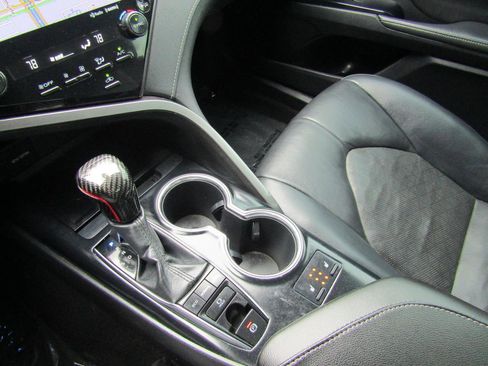 Used 2019 Toyota Camry XSE image 19