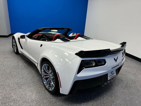 Used 2016 Chevrolet Corvette Z06 w/ 3LZ Preferred Equipment Group RWD image 11