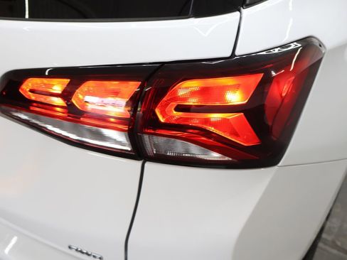 Used 2022 Chevrolet Equinox LS w/ LS Convenience Package image 28