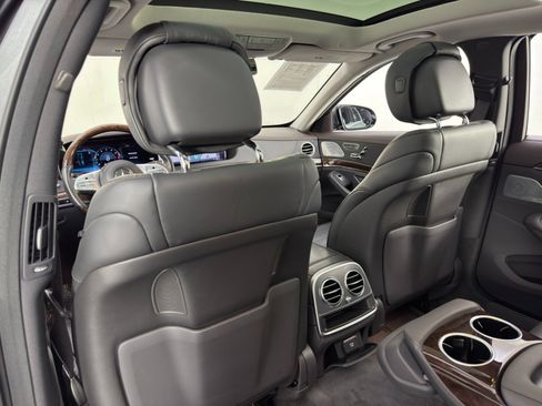 Used 2018 Mercedes-Benz S 560 Sedan image 36