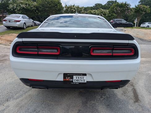 Used 2016 Dodge Challenger R/T Scat Pack w/ Leather Interior Group RWD image 5