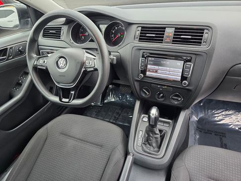 Used 2015 Volkswagen Jetta S image 11