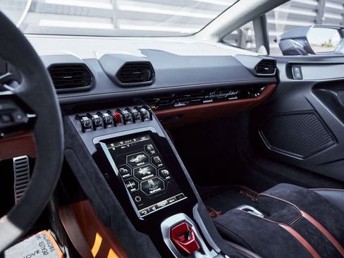 Used 2024 Lamborghini Huracan Tecnica RWD image 62