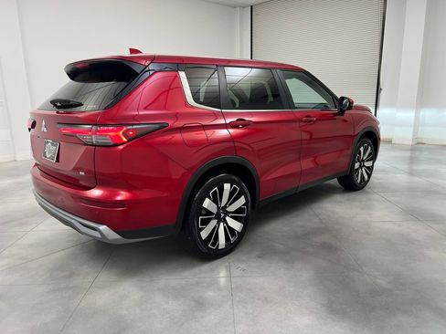 Used 2025 Mitsubishi Outlander SE AWD/4WD image 7
