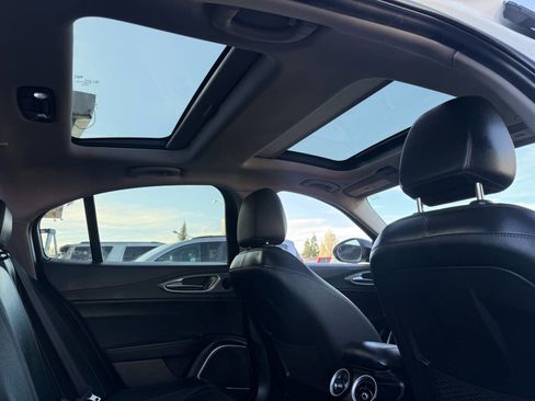 Used 2019 Alfa Romeo Giulia w/ Quick Order Package 22K Sport RWD image 21