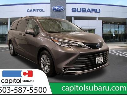 Used 2023 Toyota Sienna Platinum