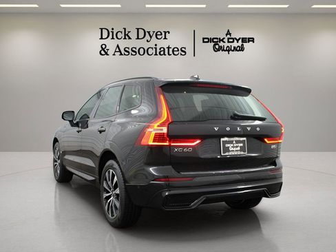 Certified 2025 Volvo XC60 B5 Plus w/ Protection Package Premier AWD/4WD image 5
