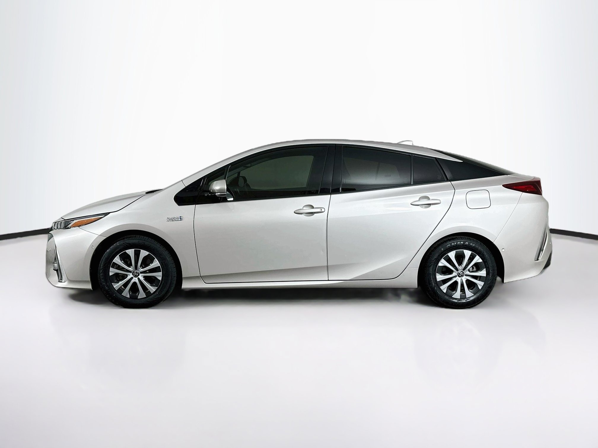 Used 2020 Toyota Prius Prime Limited w/ Carpet Mat Package FWD image 4