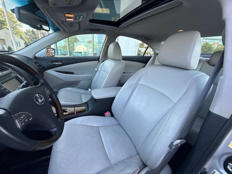 Used 2010 Lexus ES 350 w/ Preferred Accessory Package FWD image 12