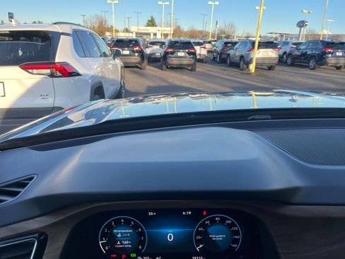 Used 2025 Volkswagen Atlas SE image 38