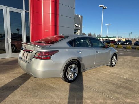 Used 2014 Nissan Altima 2.5 SV image 5