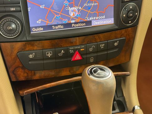 Used 2009 Mercedes-Benz E 350 4MATIC Sedan image 17