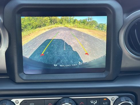 Used 2021 Jeep Wrangler Unlimited Sport AWD/4WD image 26