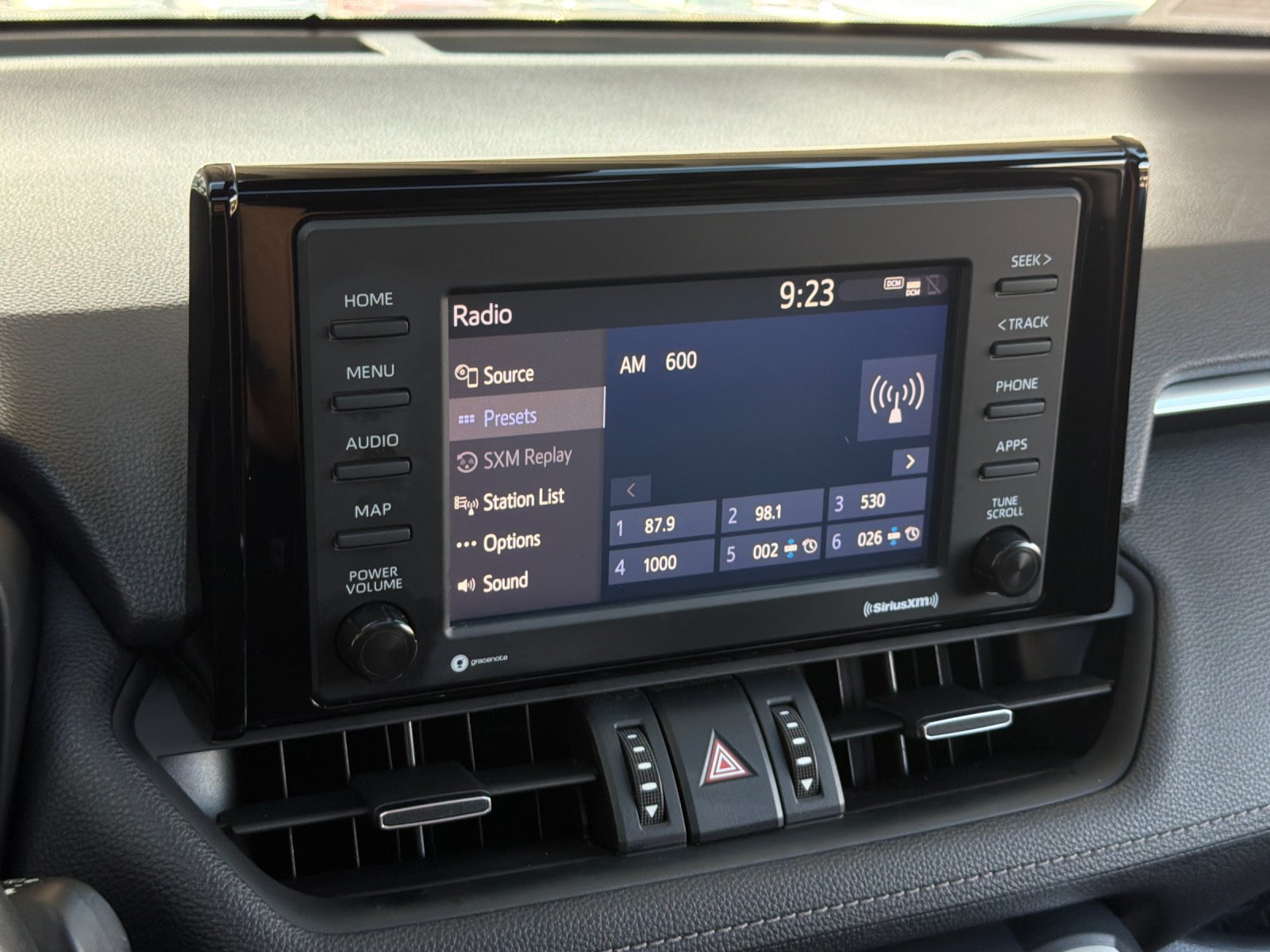 Used 2022 Toyota RAV4 XLE Premium AWD/4WD image 17